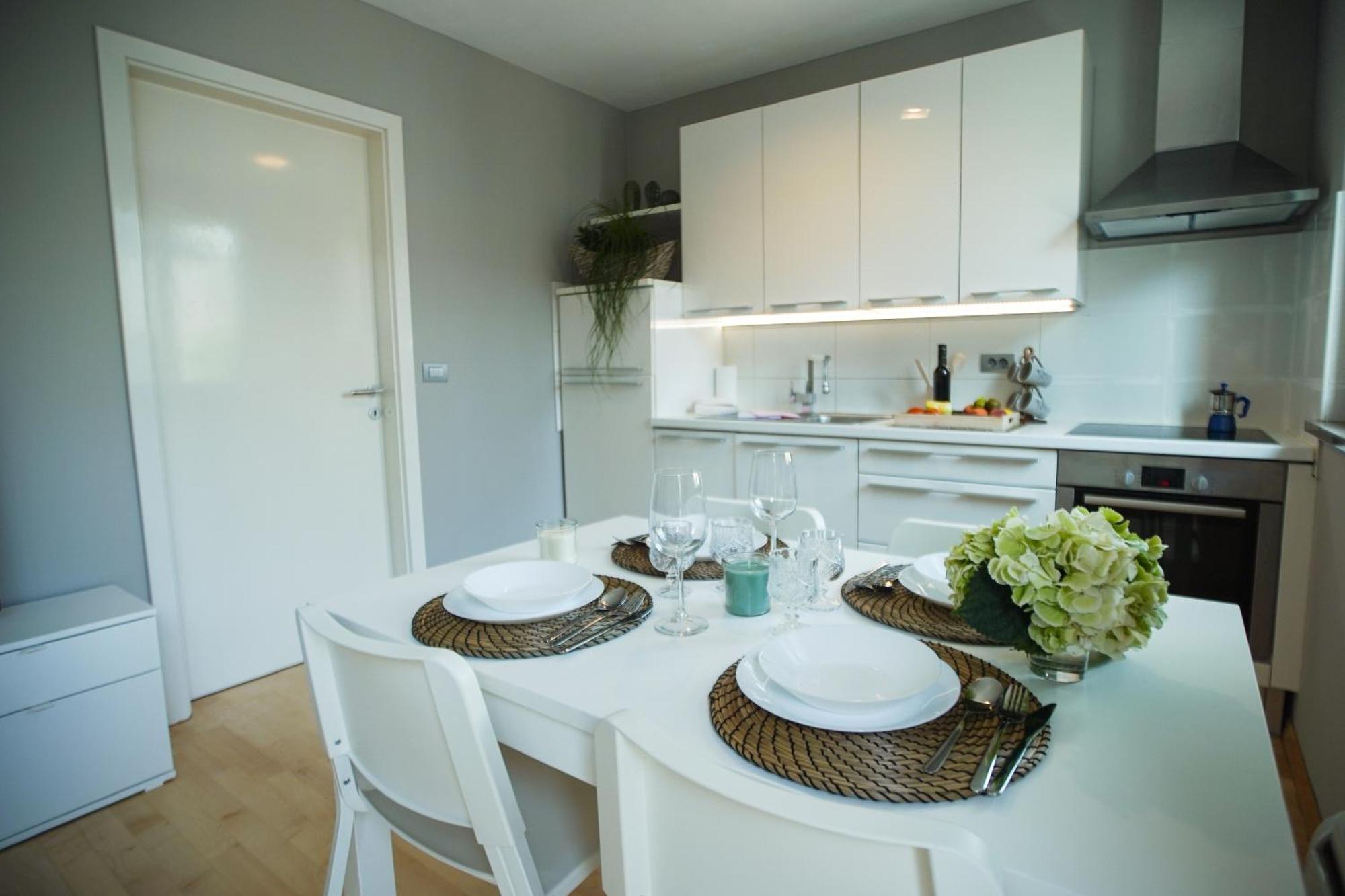 Elly Apartment Ankaran Bagian luar foto